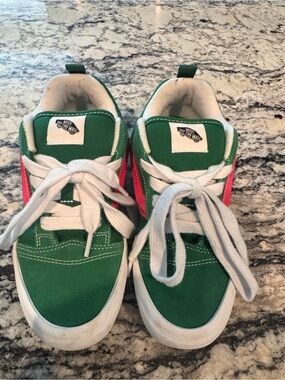 Vans Knu Skool Junior/Kids Green and Pink Low-Top Skate Sneakers